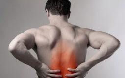 Đau lưng giữa (đau giữa lưng) là dấu hiệu bệnh gì?