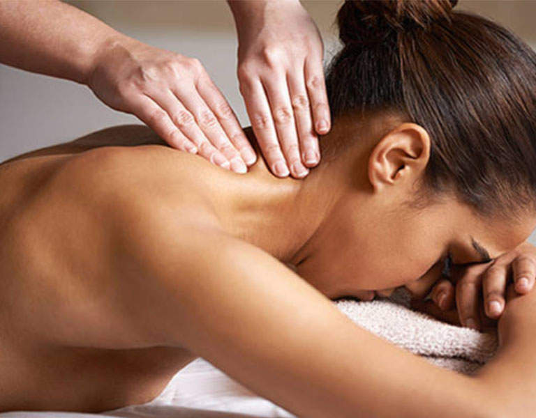 Massage là phương pháp giảm đau nhức không dùng thuốc