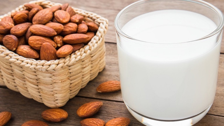 Sữa hạnh nhân có vị hơi béo ngậy, mùi thơm dễ chịu và hàm lượng dinh dưỡng vô cùng cao.