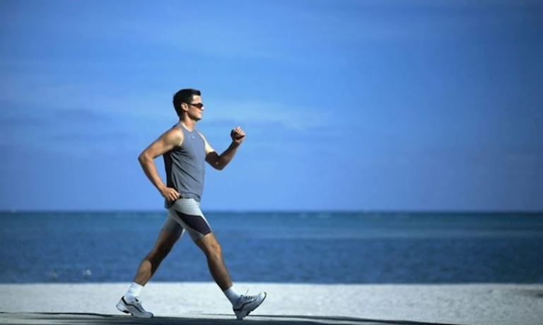 Cần chú ý chạy bộ đúng kỹ thuật, duy trì cân nặng ở mức hợp lý và một số biện pháp phòng tránh bệnh