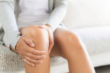Viêm khớp sau sinh do đâu? Dấu hiệu và cách điều trị tốt nhất