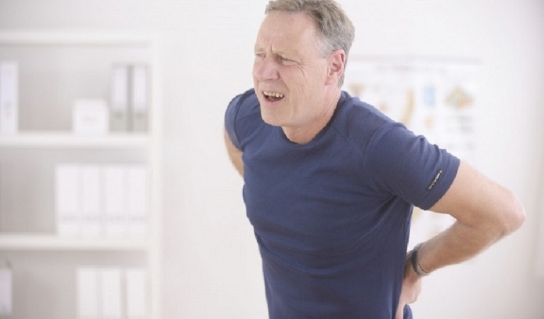 Loãng xương ở nam giới có thể khởi phát do thói quen lười vận động thể chất